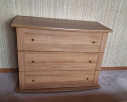 Belle commode avec 3 tiroirs