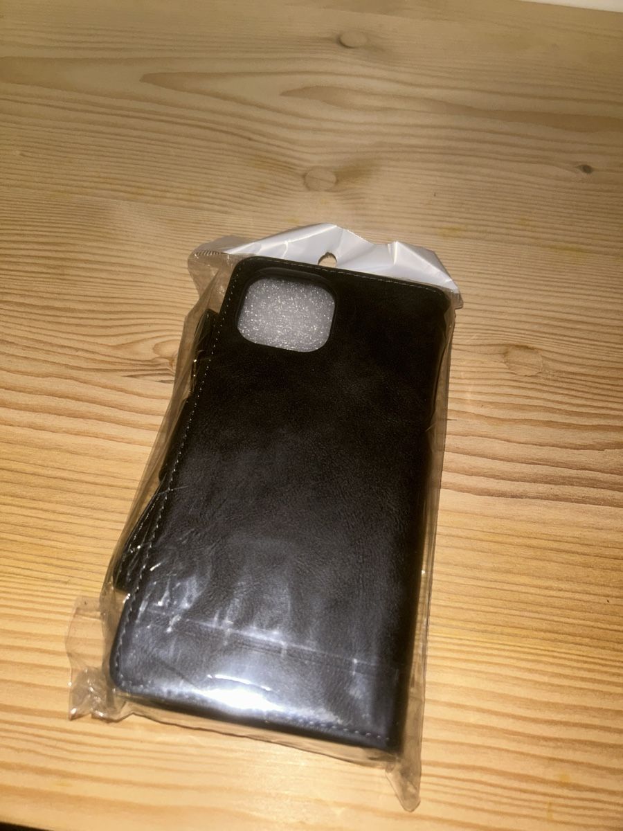 Covers & Schutzfolien: iPhone 15 Hülle schwarz mit Reisverschlussfach – Neu und originalverpackt aus Pfaffhausen von Lucky_Nut 1