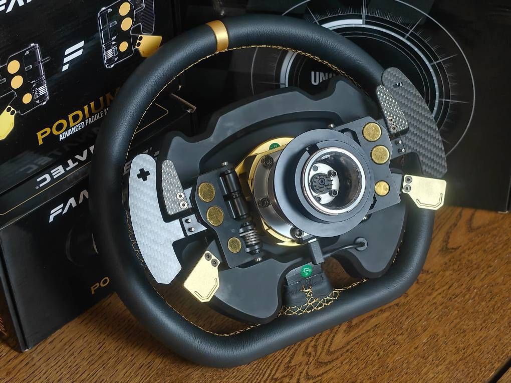 Fanatec Endurance/GT Lenkrad - R300 + Podium Hub/QR1 + Modul (Gebraucht ...