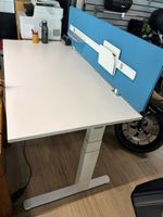 Your Place elektrisch Höhenverstellbarer Schreibtisch