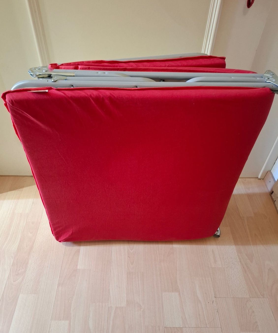 Betten: Vintage Designer Klappbett Rote Liege Made in Italy, Daybed – Gebraucht aus Zürich von bruzolda 5