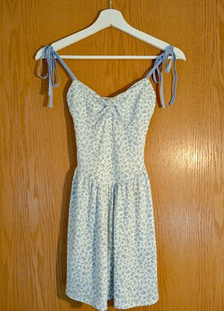 Hollister Sommerliches Blumenkleid, Grösse XXS (34)