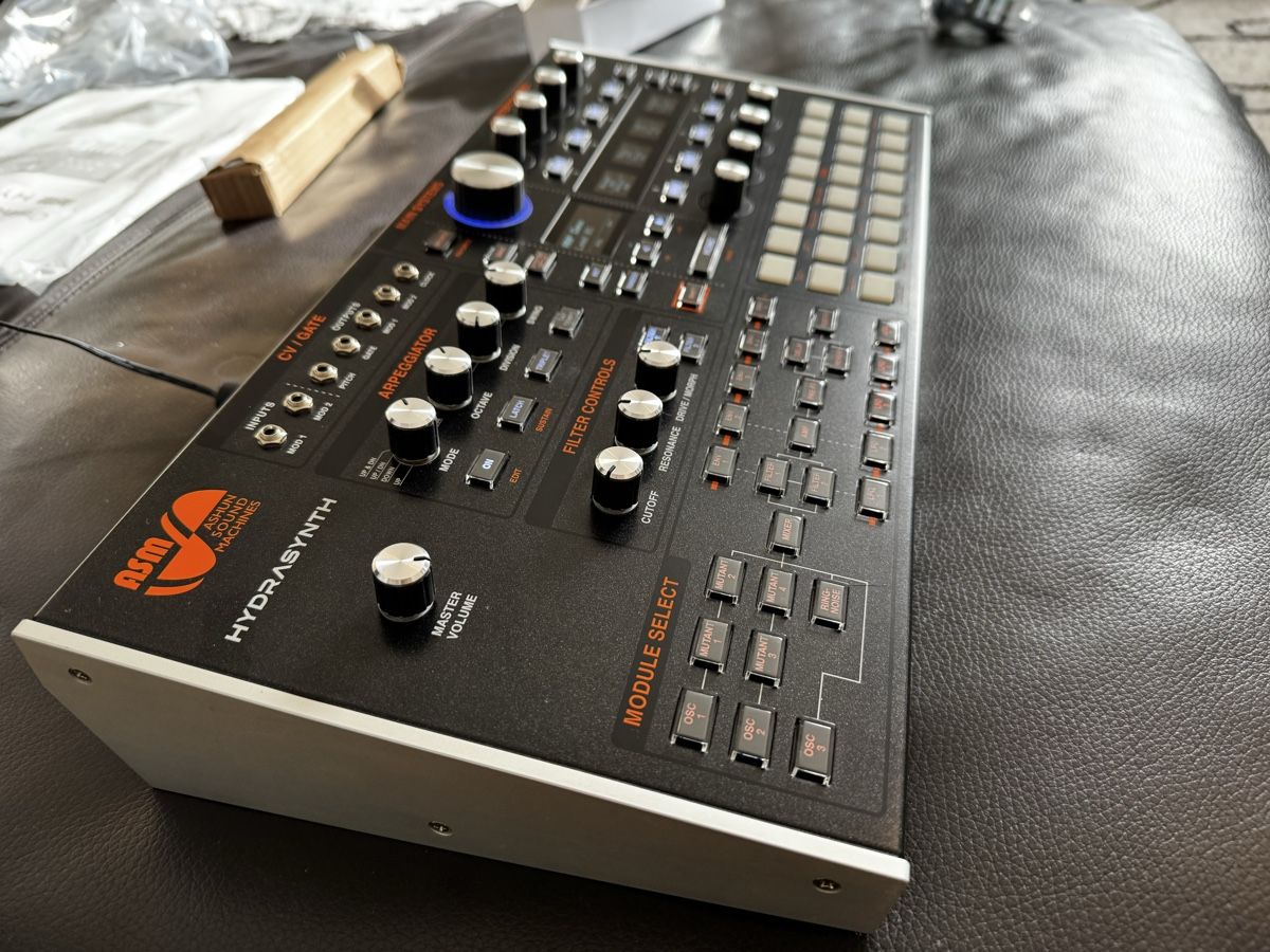 Instruments de musique: ASM Hydrasynth Desktop mit vielen Soundsets! – D'occasion à Zürich par 1cut2 2