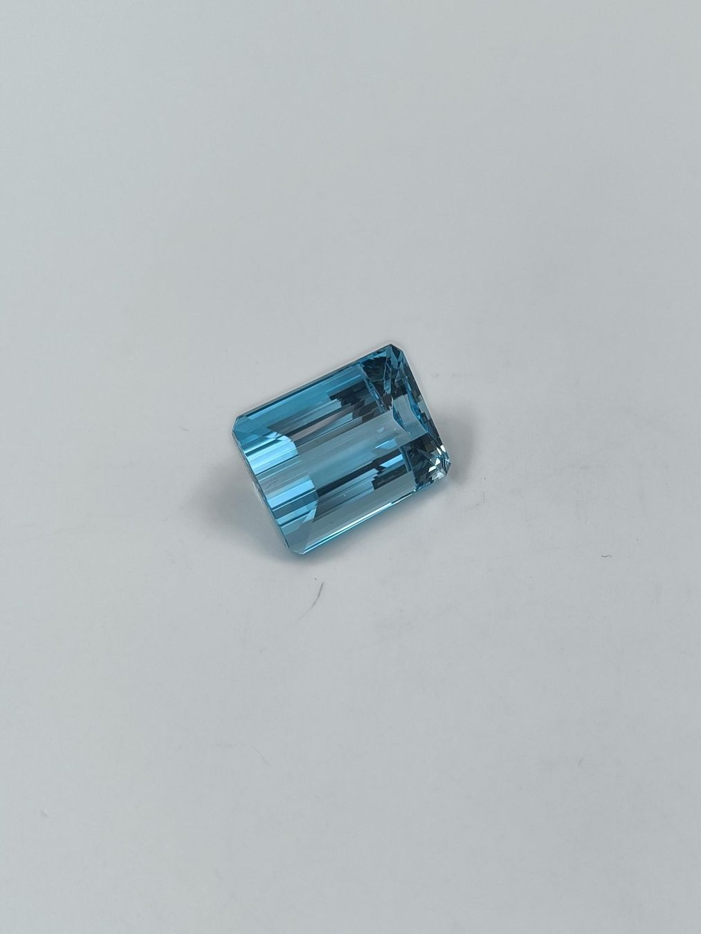Pietre preziose: 1 AQUAMARIN 41.20 CT. – Usato da Luzern venduto da EdiGem 7
