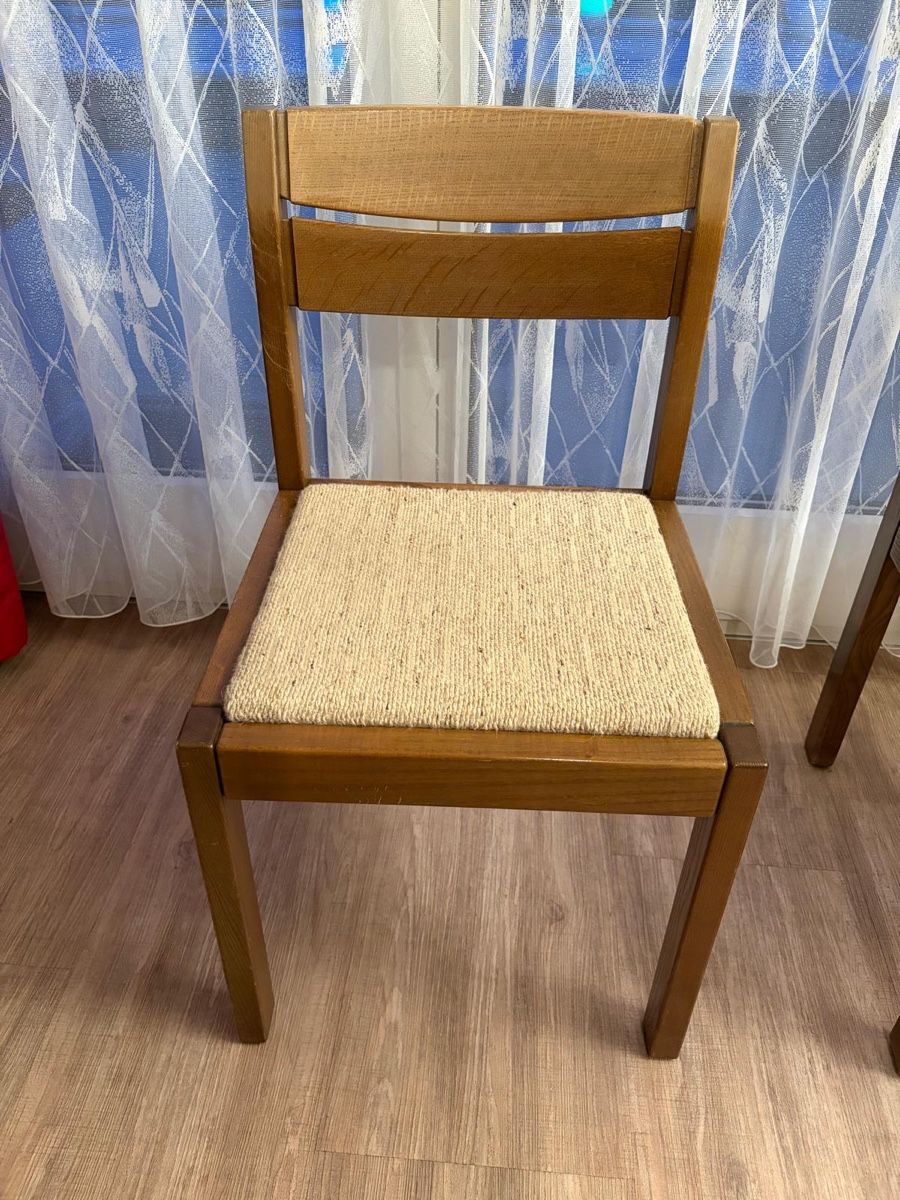 Set di tavolo e panche: Esstisch mit 4 Stühlen aus massivem  Holz – Usato da Egerkingen venduto da Rose74 4