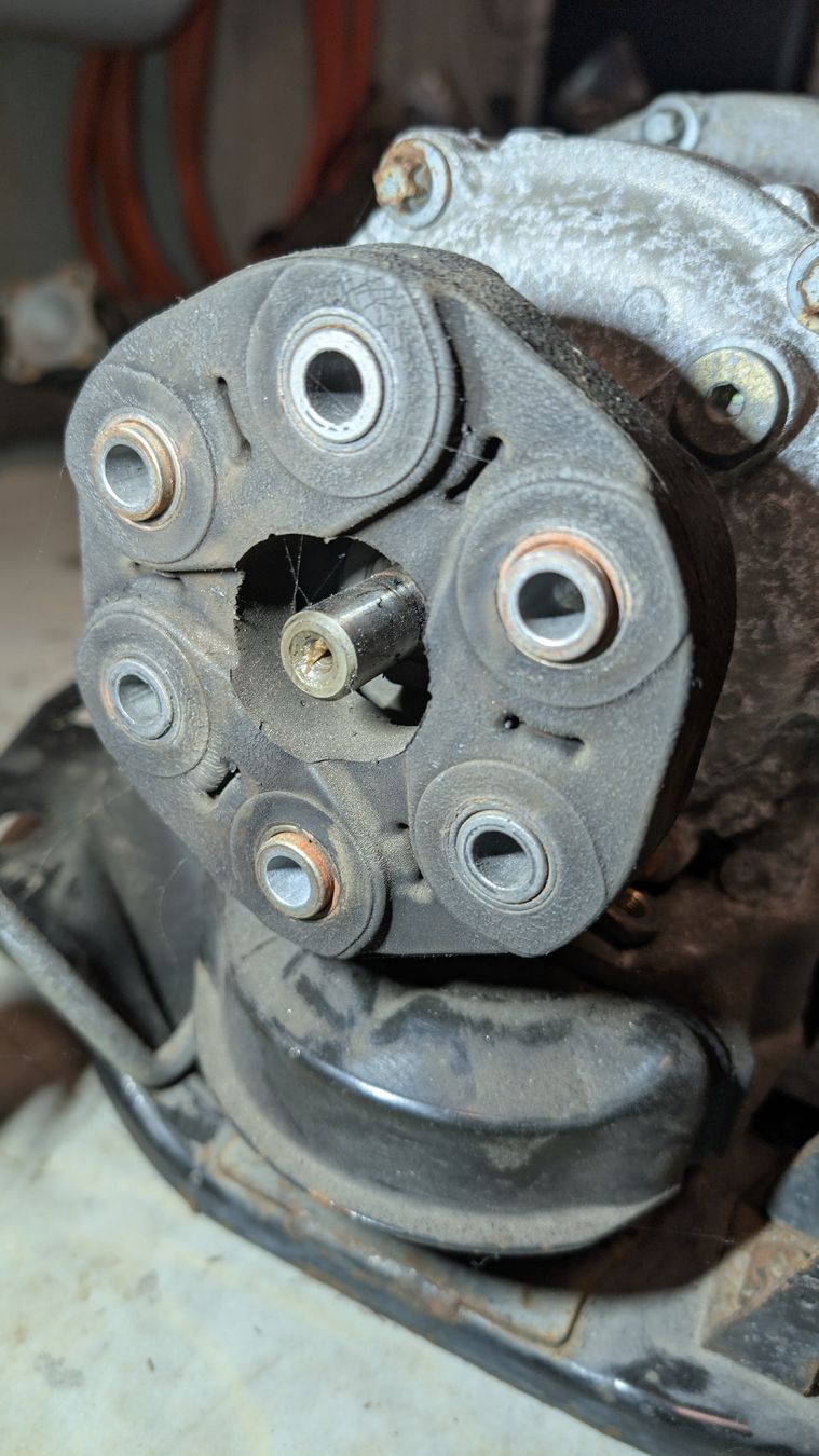 Mercedes-Benz Tutti pezzi di ricambio auto: Mercedes Benz W211 Getriebe – Usato da Pfaffnau venduto da ame_w6yx 2