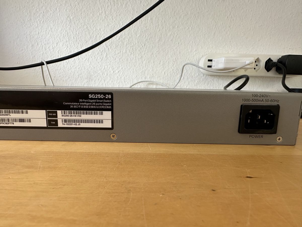Cisco Hubs & Switches: Cisco SG250-26 26 Port Smart Switch – Gebraucht aus Luzern von FrankGroebel 3