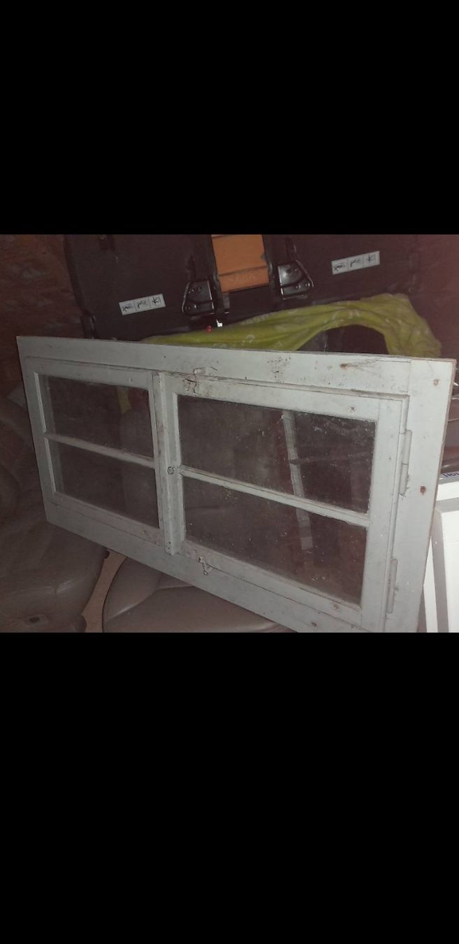 Fenêtres: Fenster – D'occasion à Marbach LU par san_8kt5