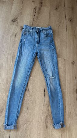 4 Stück Stradivarius Jeans grösse 32
