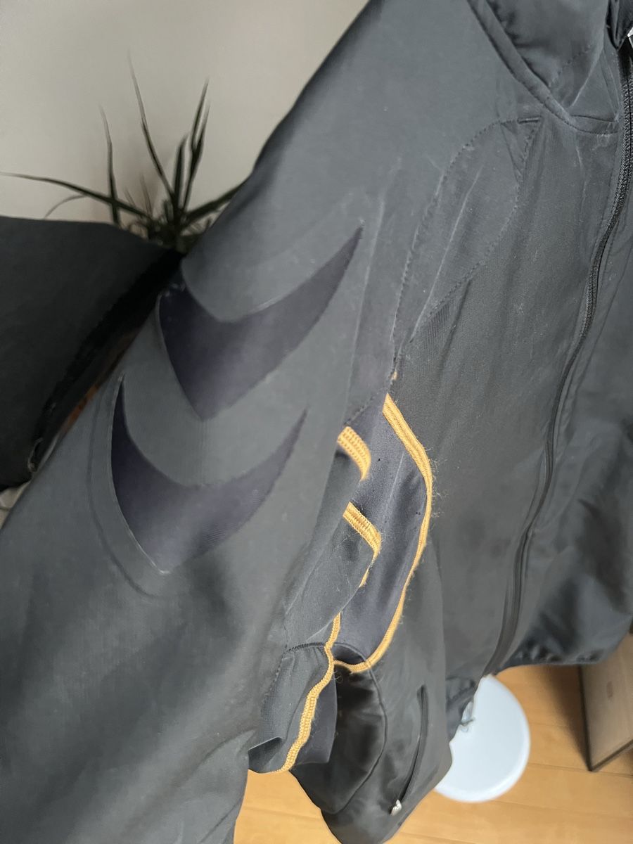 Giacche: Asics Jacke – Usato da Zürich venduto da bru12 6