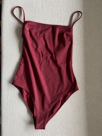 Badeanzug dunkelrot Gr. 38 Arket
