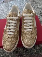 Sneaker von Valentino Rockstud