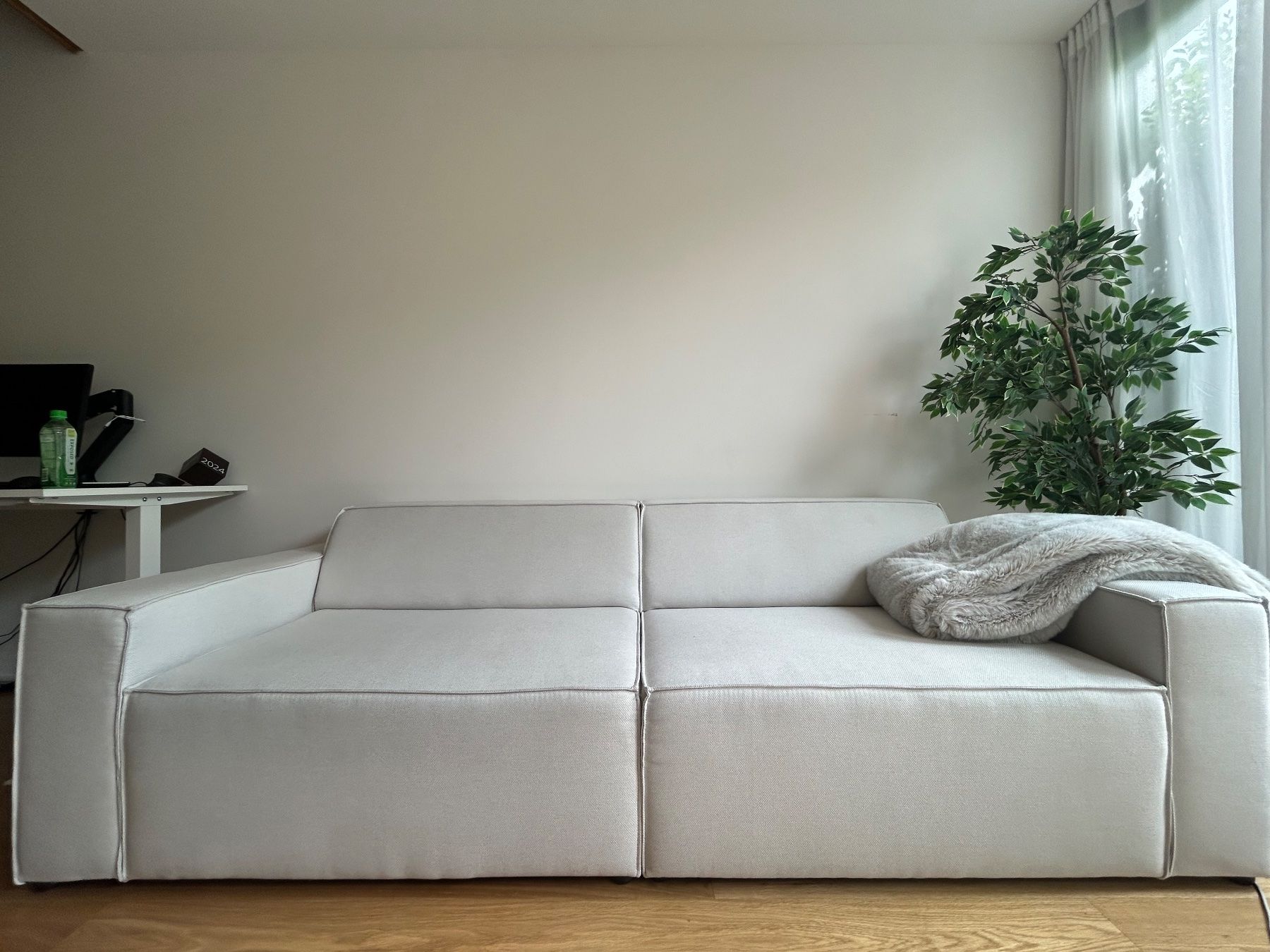 Sofas: Micadoni Jodie 4-Seater Couch – Neu (gemäss Beschreibung) aus Zürich von wil_b2zc 1