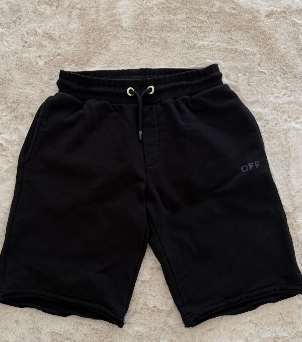 Off-White Hosen: Off White shorts  – Gebraucht aus Sornetan von ili_k9dc