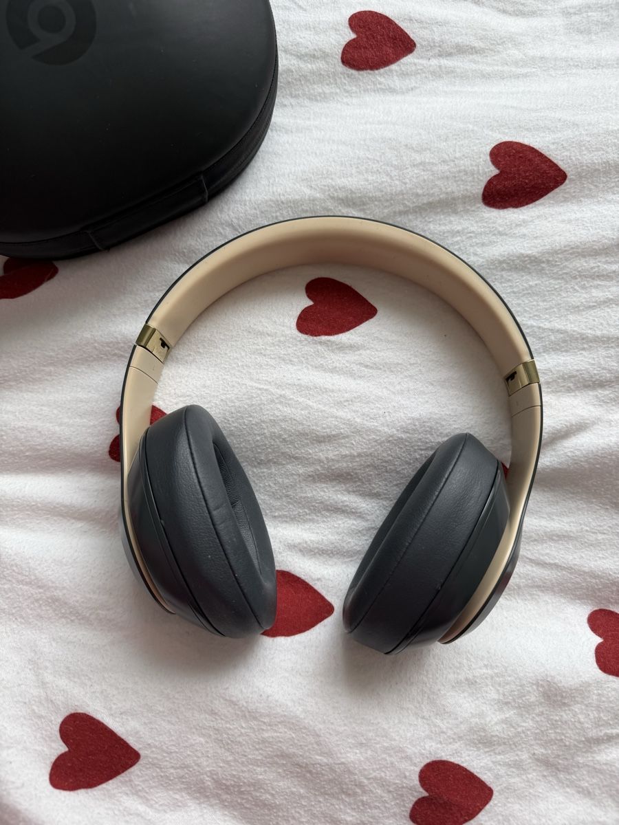 Beats Cuffie: beats studio 3 wireless kopfhörer – Usato da Unterägeri venduto da ann_x8pf 1
