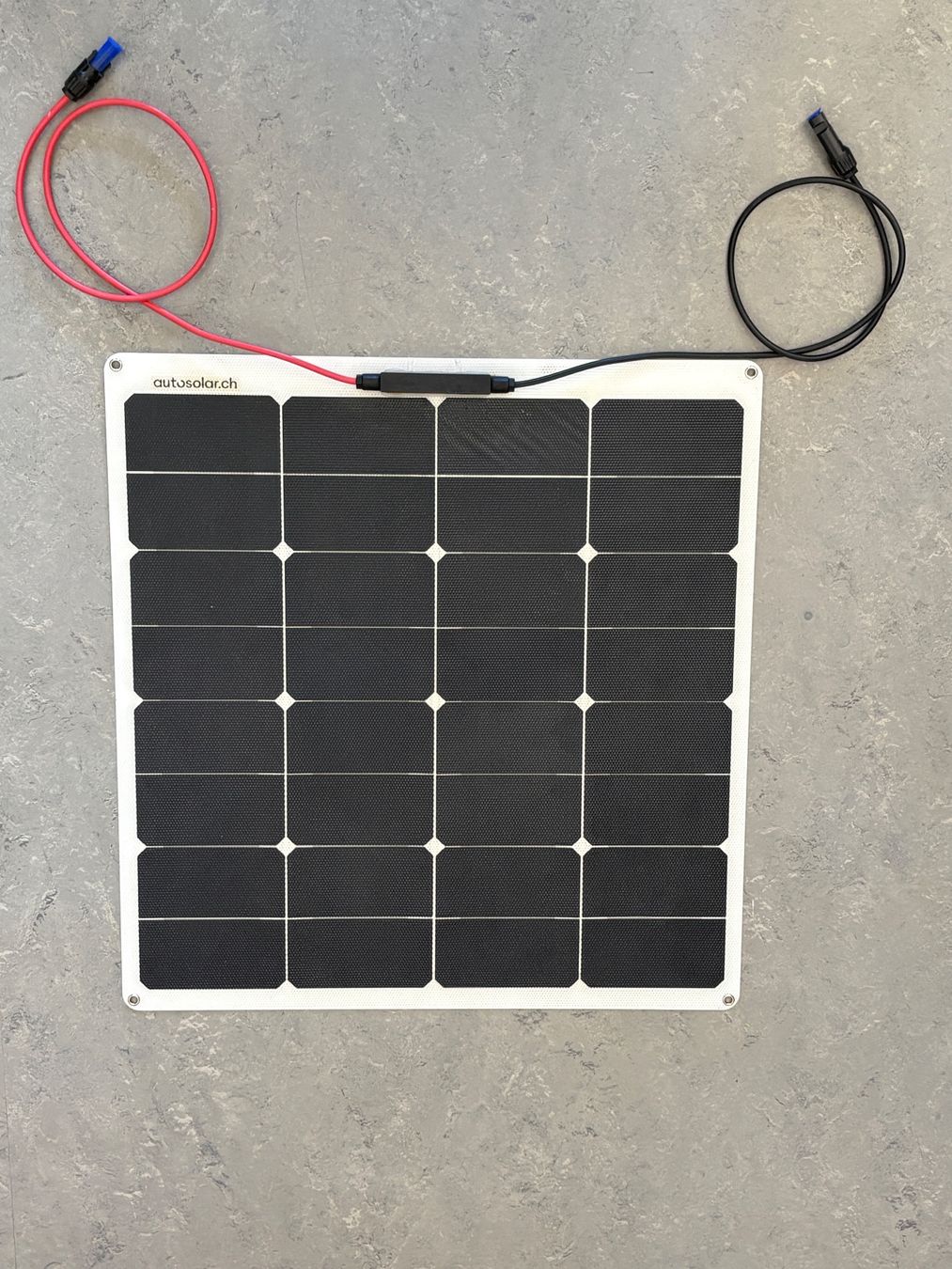 Dispositivi a energia solare: Halbflexibles Solarpanel – Usato da Bern venduto da Videon