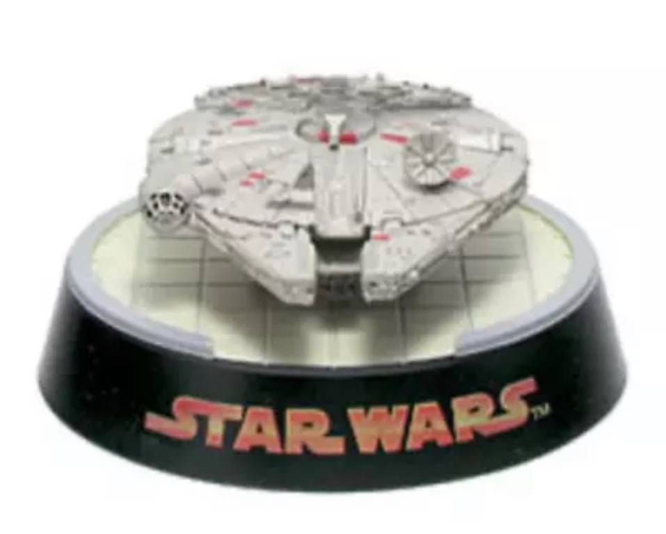 Statuette: Star Wars Tomy Sammelfigur Millenium Falcon – Usato da Bonstetten venduto da Guten
