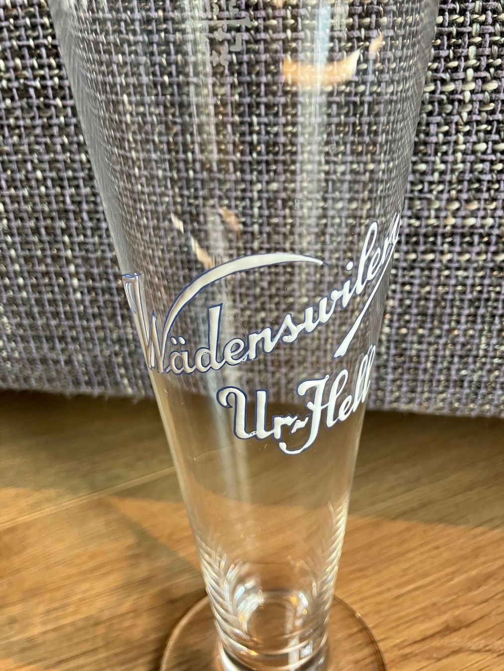 Bicchieri: Bierglas "Wädenswiler Ur-Hell", Vintage - Defekt! – Difettoso da Sattel venduto da Pinggi7 1
