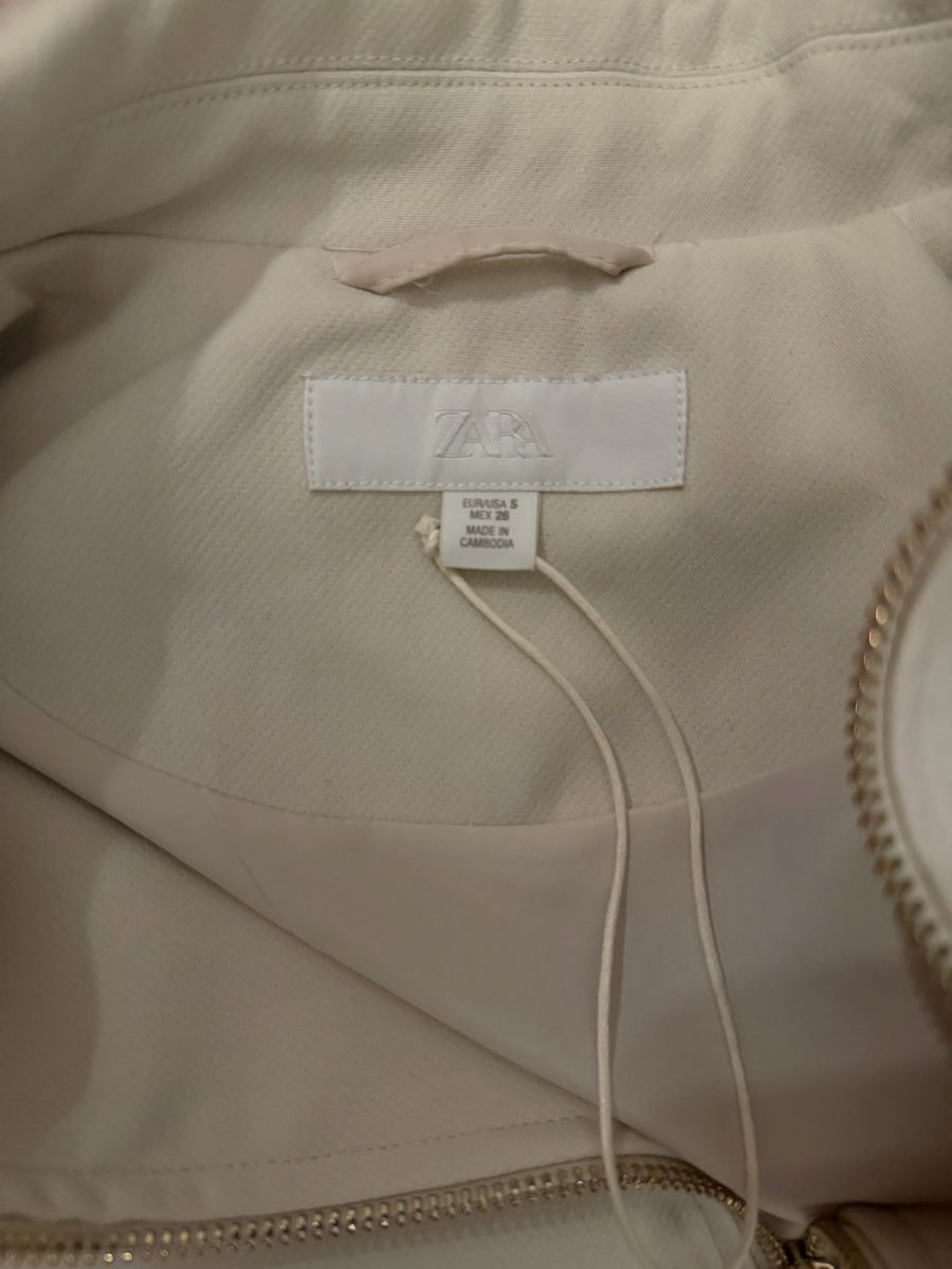 Zara Vestes: ZARA cropped jacke beige  – D'occasion à Schaffhausen par trinii_00 1