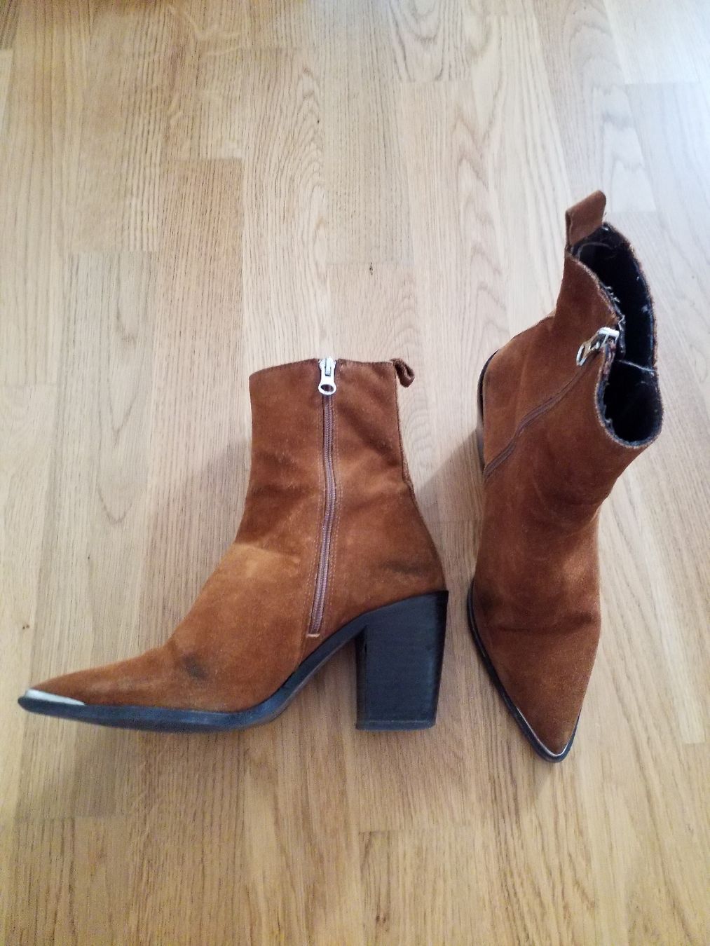 Jonak Scarpe da donna: Jonak - Suede Ankle Boots, Western Style, Size 38 – Usato da Luzern venduto da _Lobster_ 1