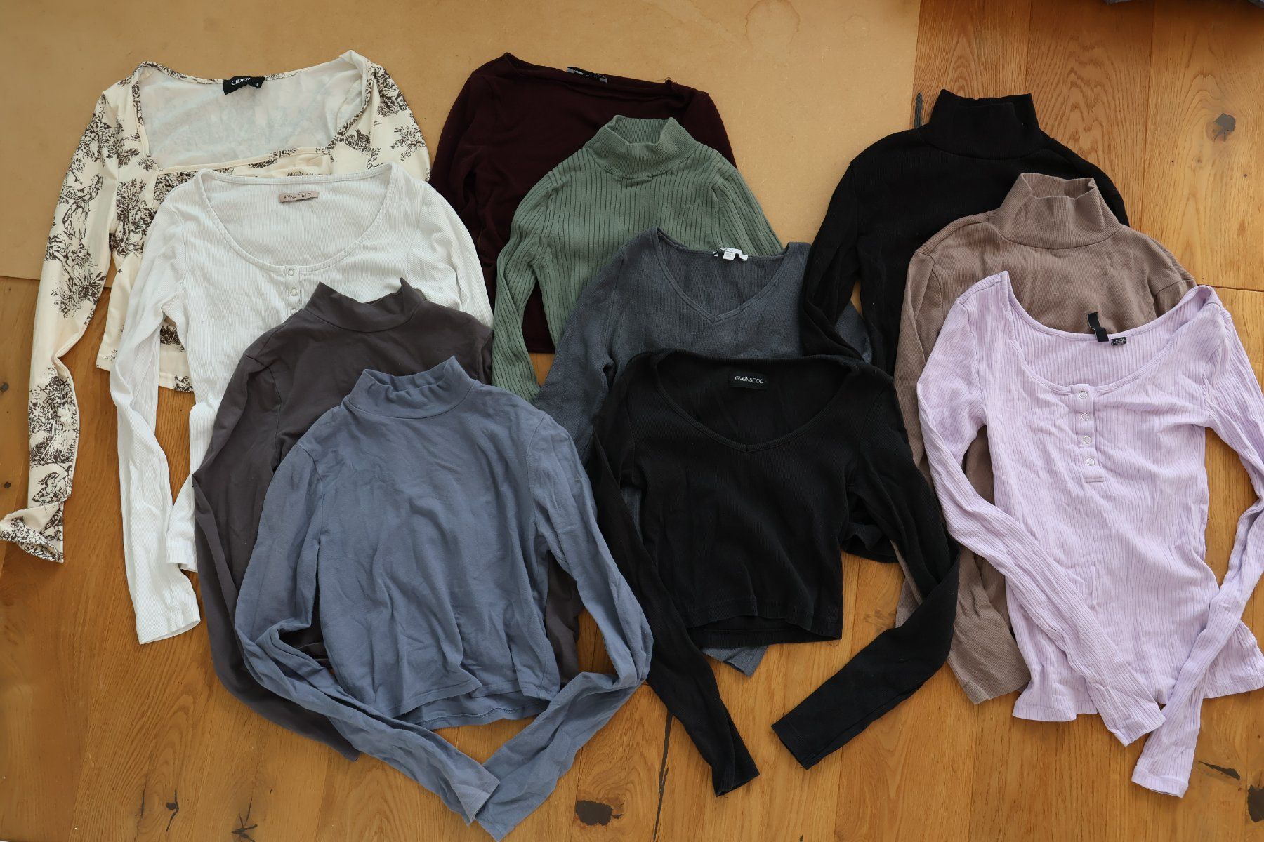 Lotti di vestiti: 11 Langarmshirts / Tops Grösse S – Usato da Sins venduto da ann_pr2w 1