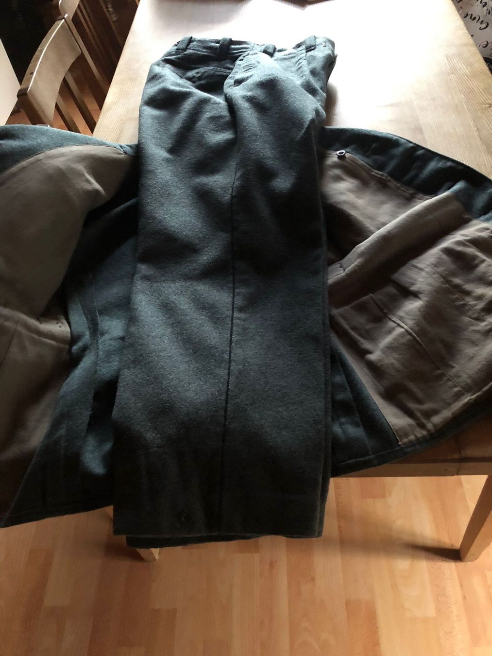 Schweizer Armee Uniformi: Antike Militäruniform Gr. S – Usato da Röschenz venduto da Tashroal 4