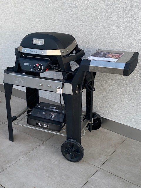 Weber Griglie: Weber Pulse 1000 Elektrogrill mit Rollwagen – Usato da Niederhasli venduto da Tigerproduct 9
