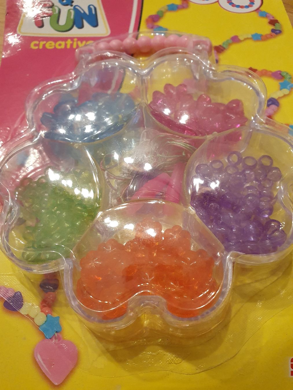 Perle (finte): Art & Fun Perlen-Set Kinder Schmuck Basteln Neu – Nuovo e nell'imballaggio originale da St.Gallen venduto da Avena135 1