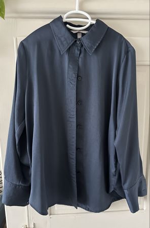 Chemisier bleu marine H&M Taille M - Look soyeux tendance