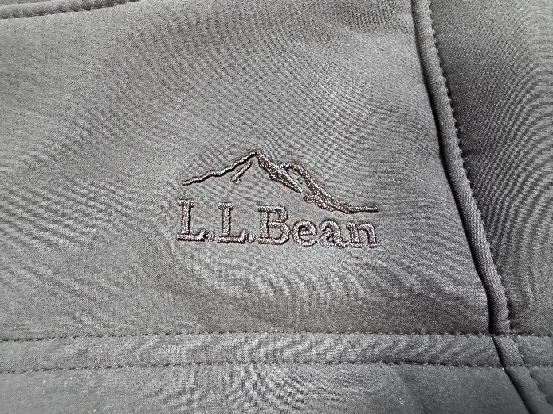 Giacche: L. L. Bean Pathfinder SoftShell jacket Women SZ L – Usato da Neuchâtel venduto da _Easy_to_Find_ 1