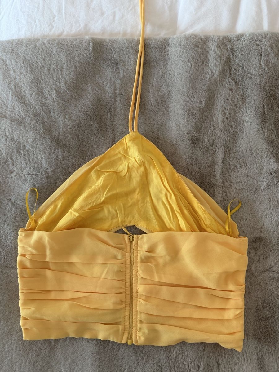 Bershka Top: Superdown Yellow Halter Top - Size S – Nuovo (secondo la descrizione) da Erlenbach ZH venduto da Ma.Pi 3