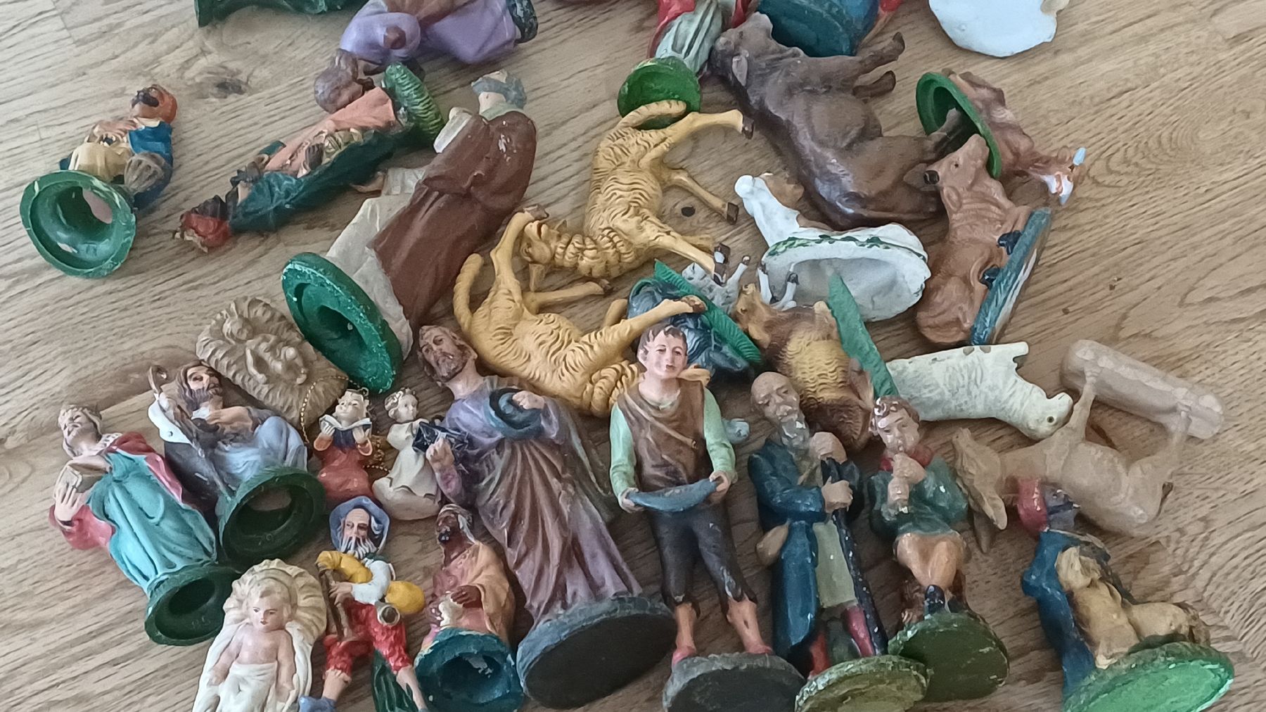 Statuette: Lot 37 Krippenfiguren  – Usato da Flawil venduto da Naphtali 7