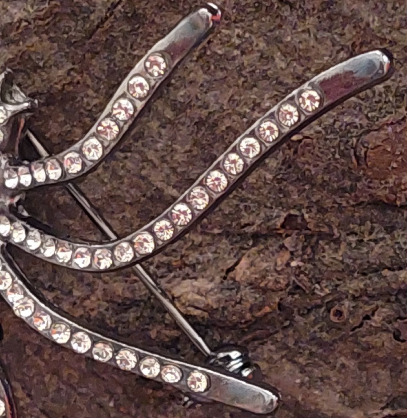 Broches & Aiguilles: Grosse Brosche Spinne Strass silberfarben – Neuf (Voir description) à Oberwil BL par Hunajakakku 4