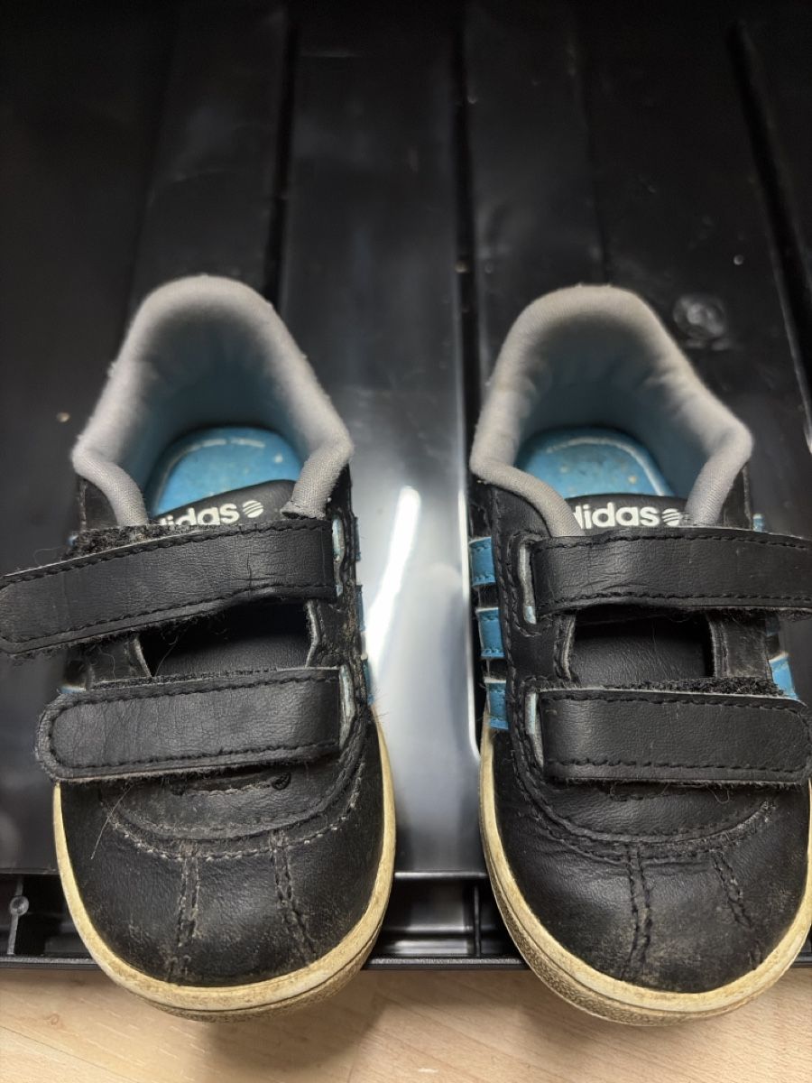 Adidas Scarpe per ragazzi: Adidas Schuhe Grösse 20 – Usato da Granges-Paccot venduto da Fwaeber 1