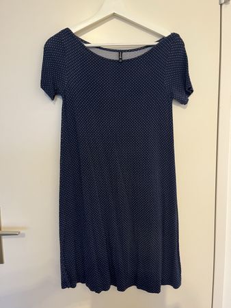 Sommerliches Kleid von Stradivarius, Grösse S, Dunkelblau
