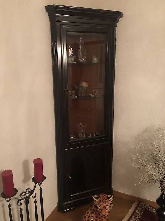 Vetrine: Hochwertige schwarze Eckvitrine  – Usato da Bern venduto da siory90