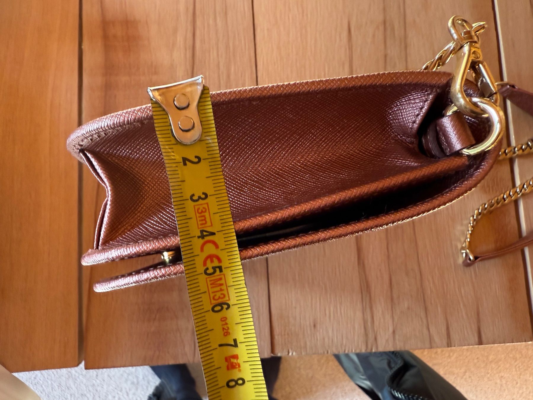 Prada Borse da donna: Elegante Prada Tasche in Roségold - Handtasche oder Clutch – Nuovo (secondo la descrizione) da Gstaad venduto da Kunst1996 2