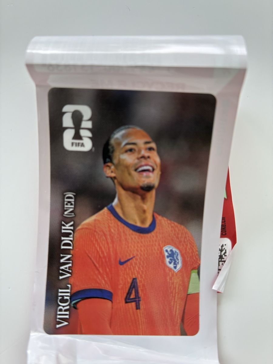 Panini Carte collezionabili: Coca Cola Panini WM Lautaro, Jimenez und Van Dijk – Nuovo e nell'imballaggio originale da Dällikon venduto da robisport 1