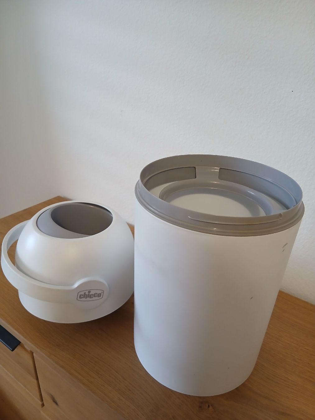 Chicco Poubelles: Chicco Windeleimer weiss guter Zustand – D'occasion à Effretikon par ann_mg5q 2