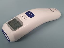 Infrarot Fieberthermometer OMRON Gentle Temp 720, Neuwertig!