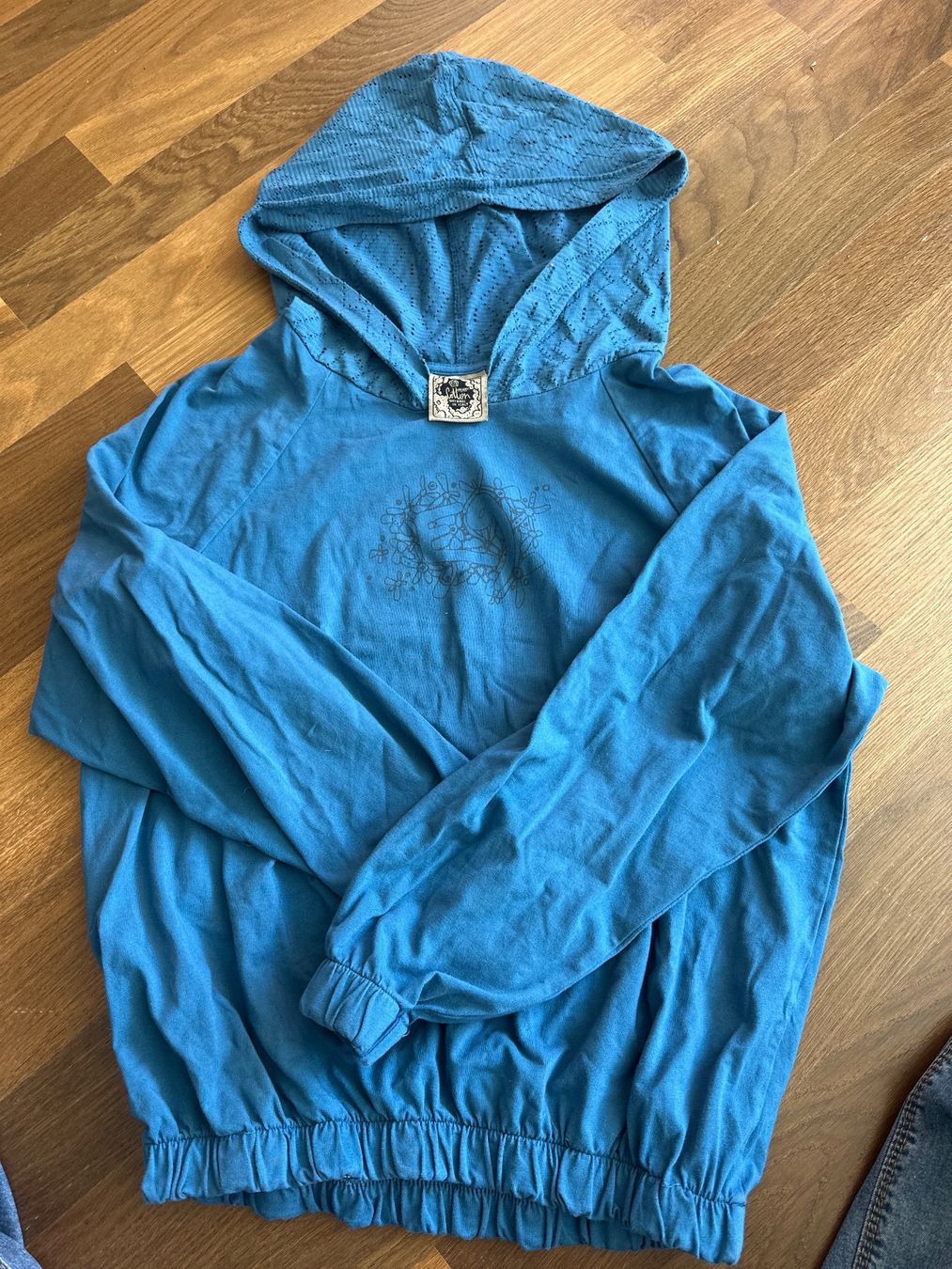 E9 Maglioni & Felpe: e9 enove Hoodie – Usato da Naters venduto da Lasana