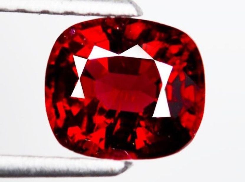 Pietre preziose: Spinell 1.52ct – Nuovo e nell'imballaggio originale da Gebenstorf venduto da HQ-Gemstones 5