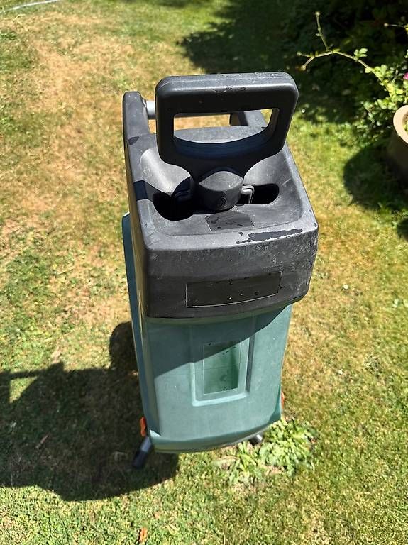 Trinciatrici: Gartenhäcksler 2400W gebraucht – Usato da Zürich venduto da chr_dk5n