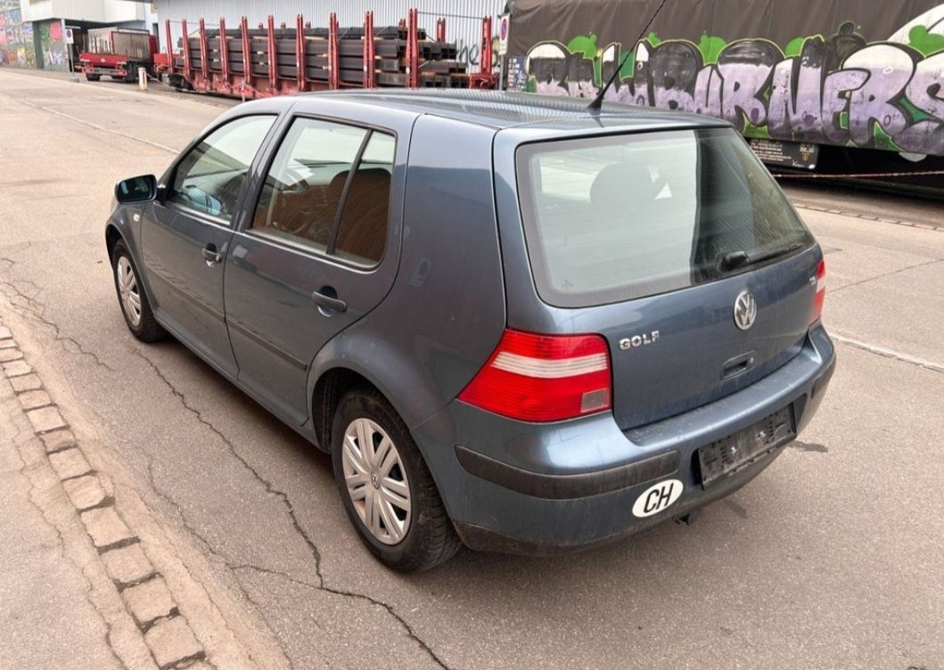 VW Automobili: Wolkswagen Golf – Usato da Willisau venduto da ida_hjx2 2