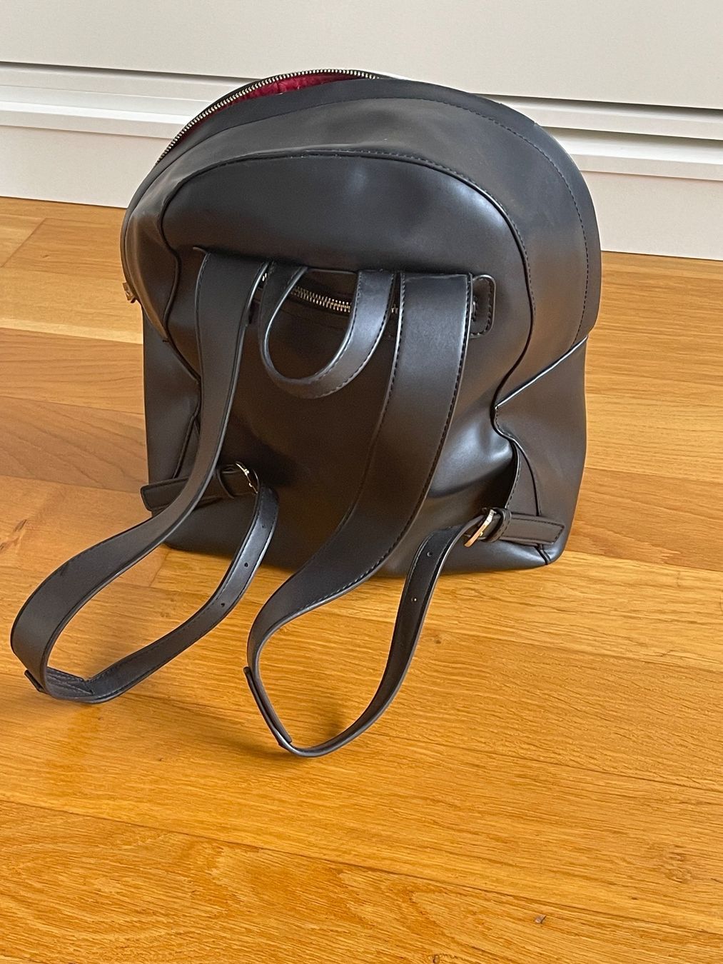 Moschino Zaini: Love Moschino Rucksack, neuwertig – Nuovo (secondo la descrizione) da Kreuzlingen venduto da shopaholicatheart_3 2