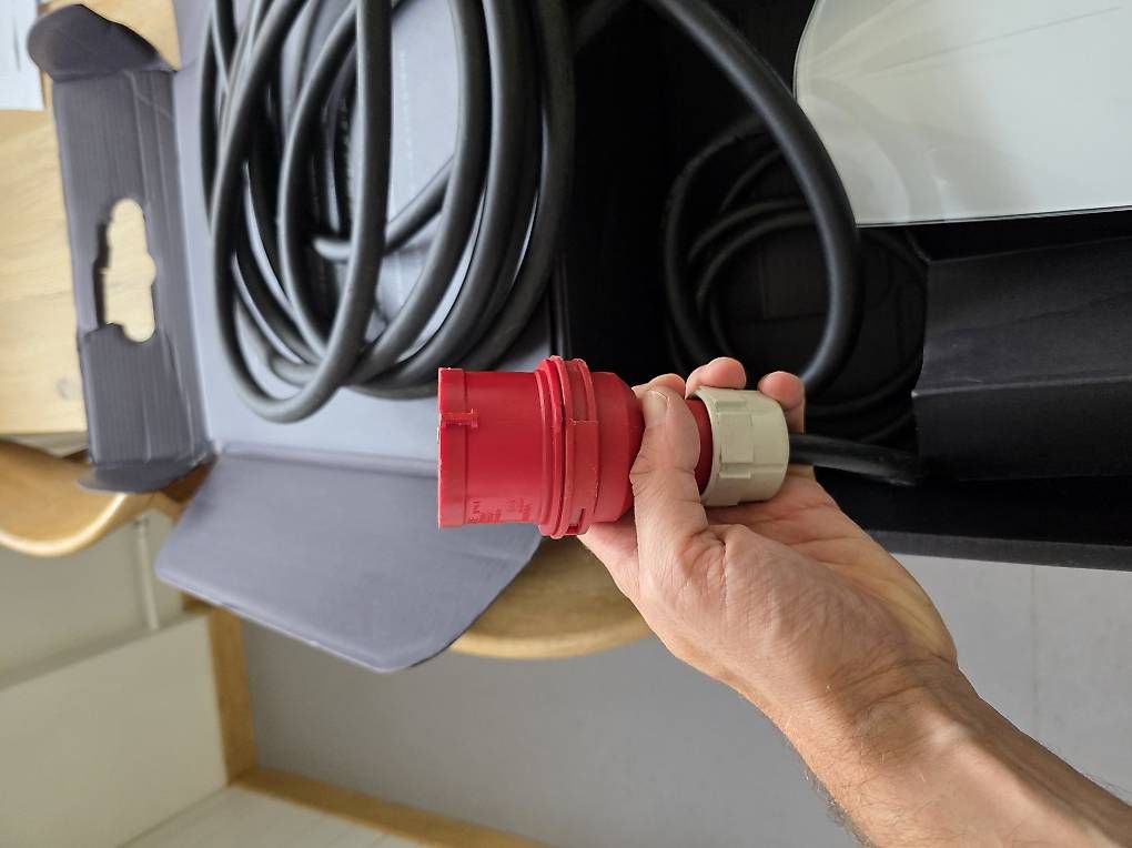 Chargeurs de batterie: Tesla Wall Connector Gen. 2 – D'occasion à Uetendorf par hun_g9ls 3