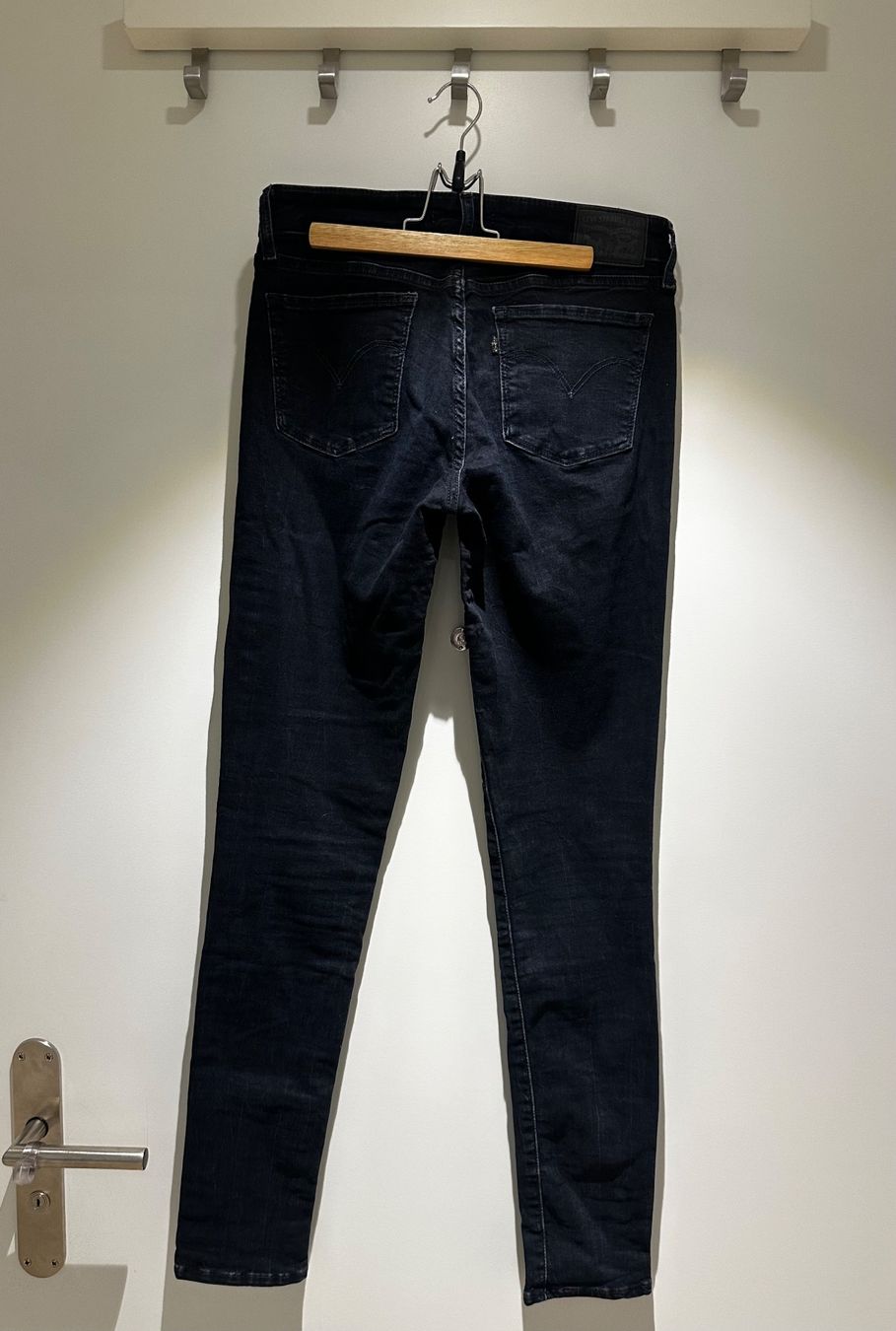 Levi's Jeans: Levi's 711 Skinny Jeans – Usato da St. Gallen venduto da sar_cj5j 4