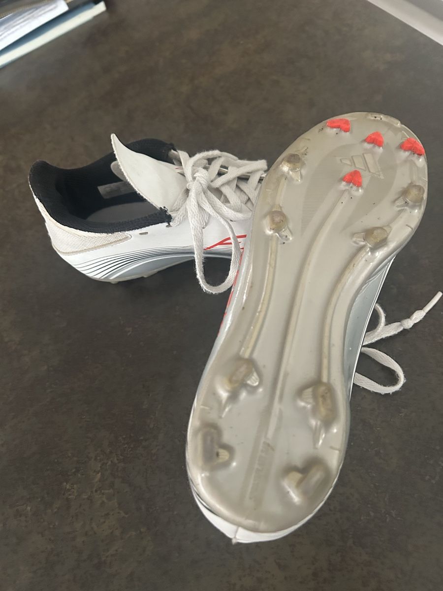 Scarpe per ragazzi: Fussballschuhe Adidas – Usato da Wolfenschiessen venduto da andi85 1