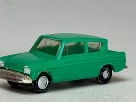GB1- Mini Ford Anglia grün