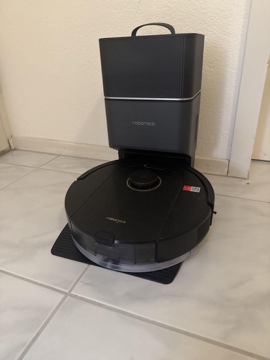 Roborock Aspirapolveri & Accessori: Saugroboter Roborock mit Ladestation – Usato da Ennetbürgen venduto da Geraldine-Celine